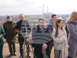 По време на тържественото събитие пред паметника на украинските войници и българските опълченци, организирано от Посолството ни в Киев. Снимки: Евген Смушков