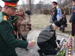 По време на тържественото събитие пред паметника на украинските войници и българските опълченци, организирано от Посолството ни в Киев. Снимки: Евген Смушков