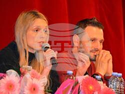 Луиза Григорова и Александър Сано участваха в Асеновград в кампанията на МОН "Просто кажи "Не". Снимка: МОН