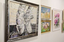 Бургас - "Дамски гамбит" - изложба живопис