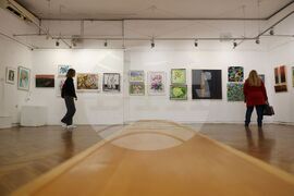 Бургас - "Дамски гамбит" - изложба живопис