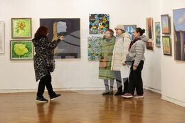 Бургас - "Дамски гамбит" - изложба живопис