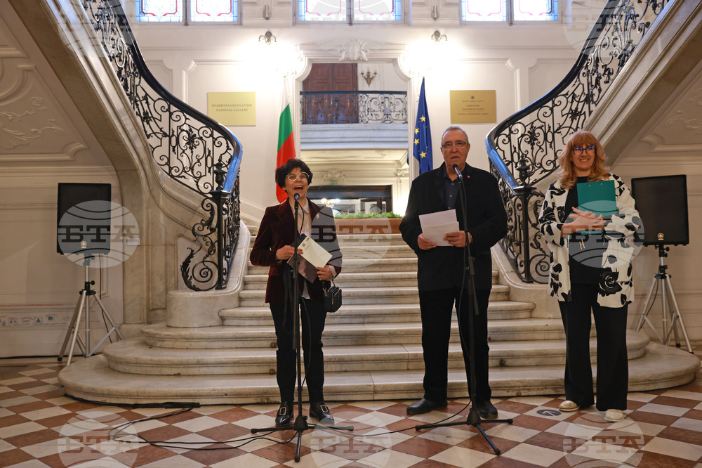 Успехът на международно фотобиенале „Фодар“ дава успех на всички автори, участващи в него, каза Антоан Божинов