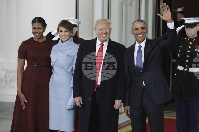 От акаунт на Тръмп бе свалено споделено "по погрешка" според Белия дом расистко видео, на което Барак и Мишел Обама са изобразени като маймуни