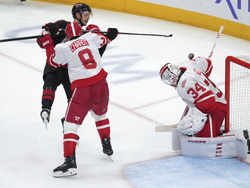 Hurricanes Red Wings Hockey