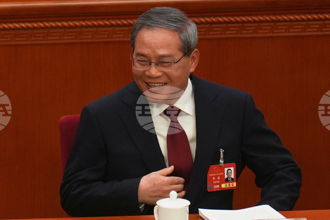 Китайският премиер Ли Цян пристигна на частно посещение на гръцкия остров Родос