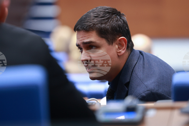 Стотици хиляди в момента не са сигурни как и дали е отчетен техният глас, каза Радостин Василев от МЕЧ