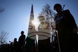 Докторски паметник - БЧК - преклонение