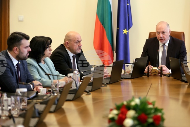 Кабинетът определи стойностите, които служат за изчисляване на тавана на приходите на производителите на електроенергия