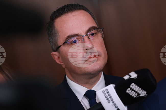 Разговаряхме с "Величие" за подписване на нов вот на недоверие, от МЕЧ не дойдоха на срещата, каза Цончо Ганев от "Възраждане" 