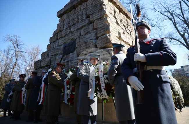 Bulgaria Commemorates More than 500 Medics Who Died during Liberation War 147 Years Ago