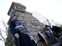 Докторски паметник - БЧК - преклонение