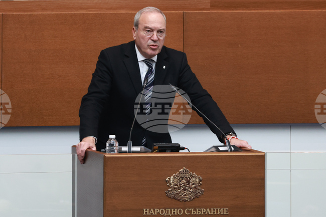 "Възраждане" настоява парламентът да разгледа предложението им външни експерти да изготвят анализ за ефектите от влизането в еврозоната