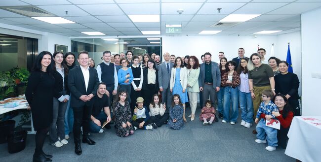 Българската общност в Шанхай отбеляза Трети март с почит към героите, загинали за свободата на България