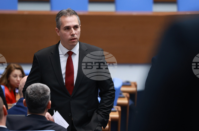 Възможност за до 20% отстъпка от данъците за автомобили с газови уредби и хибриди, предлагат от „Възраждане“