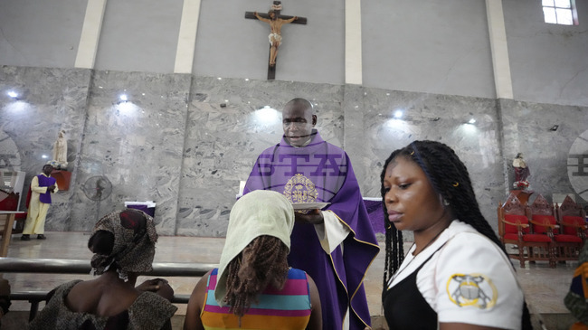 Похитители убиха свещеник в Нигерия, съобщи църковен лидер