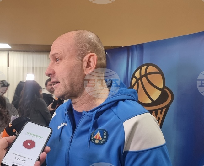 Треньорът на Левски Константин Папазов: "Трябва да се представим много добре, за да спечелим срещу Балкан"