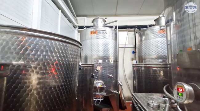 Много по-лесно е да произведеш виното, отколкото да го продадеш, каза за БТА собственикът на винарна, отличена с престижни награди, Христо Ковачев