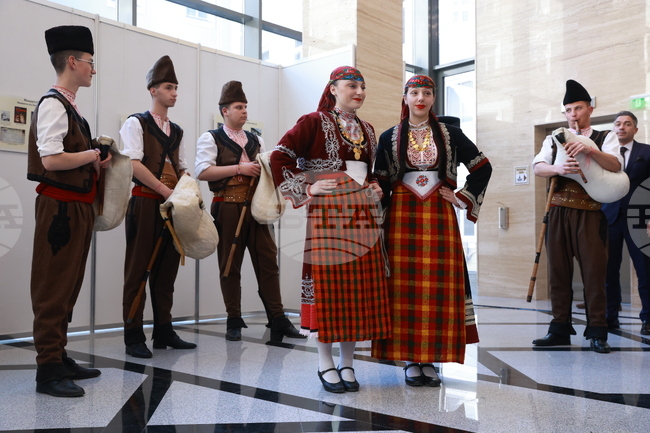 Народно събрание - „Екзархът спасител и спасените деца” - изложба