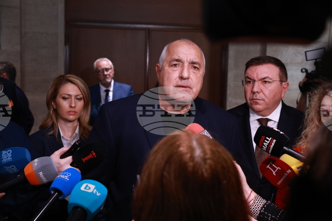 Управляващото мнозинство изобщо не е стабилно, събрано е от диаметрално противоположни партии, коментира Бойко Борисов