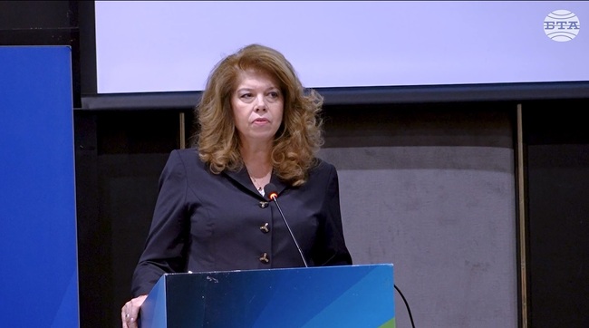 Общините в България имат нужда от свобода и равнопоставеност, заяви вицепрезидентът Илияна Йотова