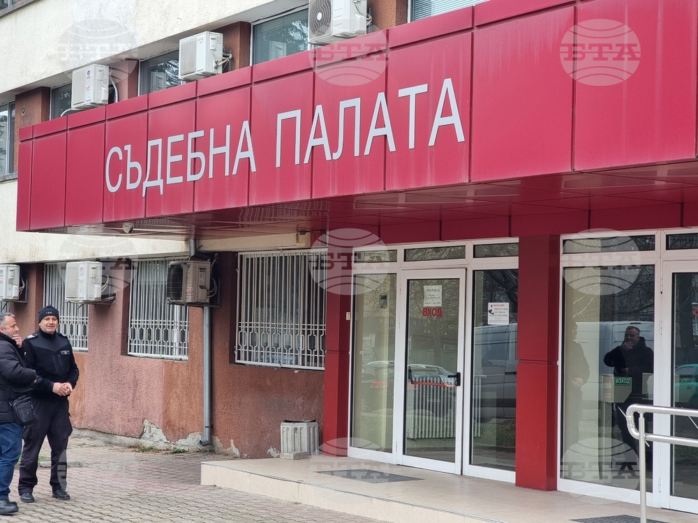 Записи към тел. 112 и две вещи лица бяха изслушани на заседанието по делото за катастрофата с Лютви Местан, при която загина бебе