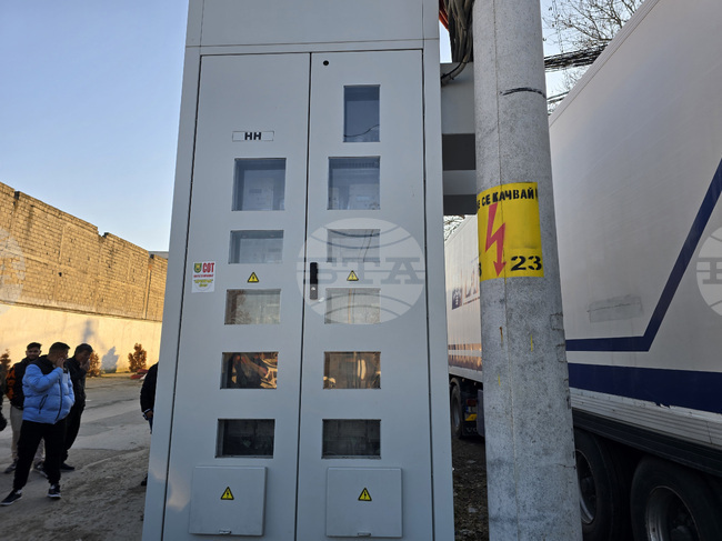 На първо четене парламентът прие да бъде отложена либерализацията на пазара на ток за битови потребители