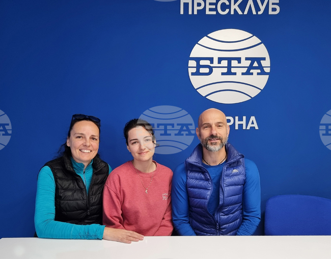 Варненско семейство опитва да живее независимо, обикаляйки с лодка морета и океани