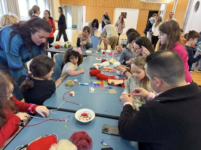 Български деца изработваха мартеници във Веве, Швейцария