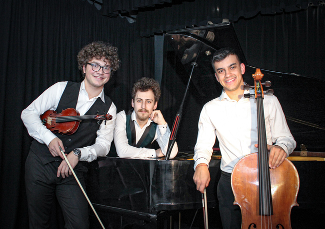 Младо клавирно трио кани ценители на камерната музика на концерти в няколко български града