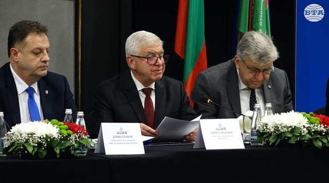 В проекта на Закона за държавния бюджет са включени общо 3066 проекта от 264 общини на стойност 7,233 млрд. лв., съобщи зам.-министър Кирил Ананиев