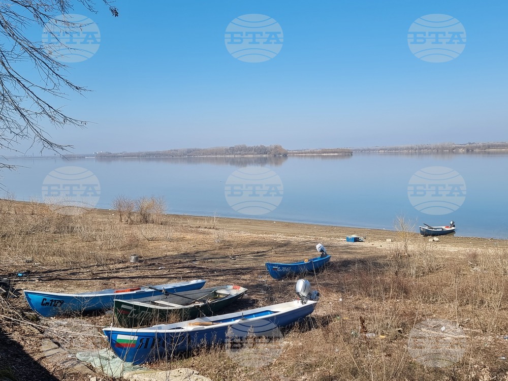 Село Загражден - река Дунав - място за отдих - пристан за лодки