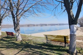 Село Загражден - река Дунав - място за отдих - пристан за лодки