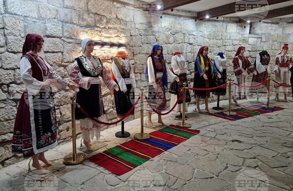 Разград - Етнографски музей - народни носии - среща - изложба