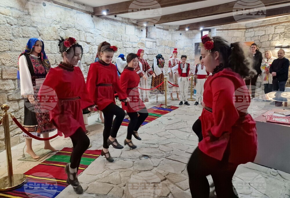 Разград - Етнографски музей - народни носии - среща - изложба