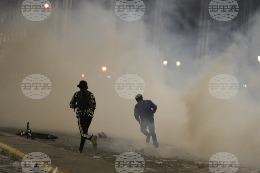 Сериозни сблъсъци е имало тази нощ между анархисти и полицията в гръцкия град Солун