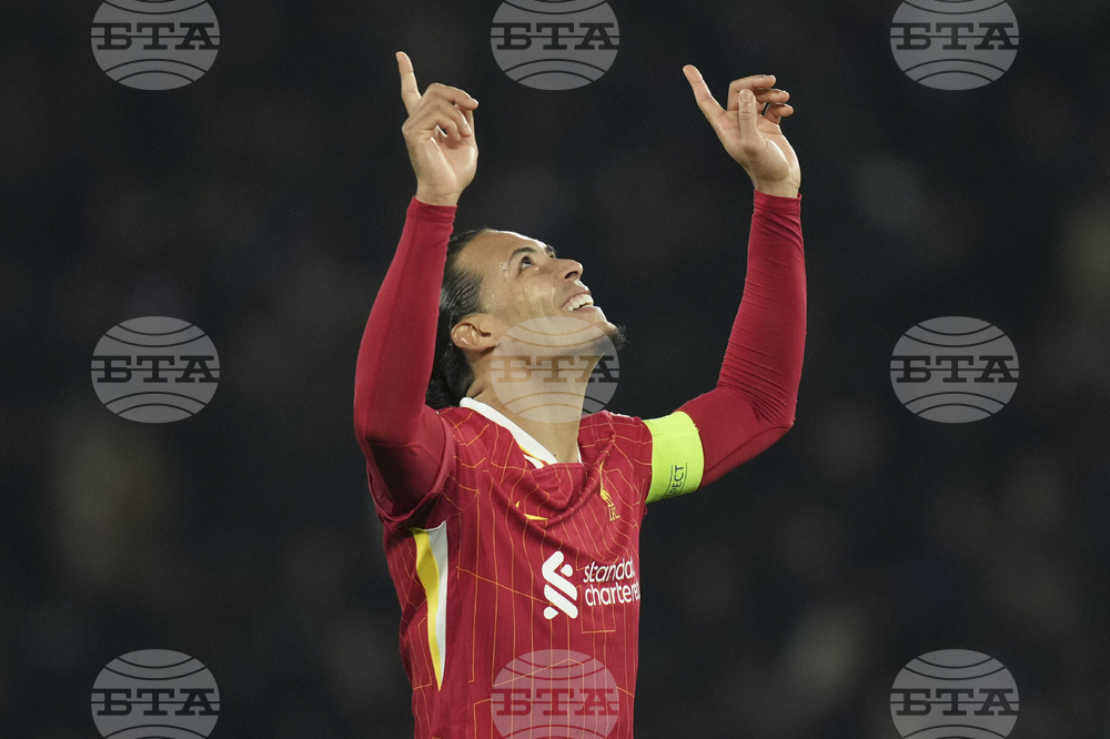 Върджил Ван Дайк все още няма идея дали ще остане в Ливърпул през следващия сезон