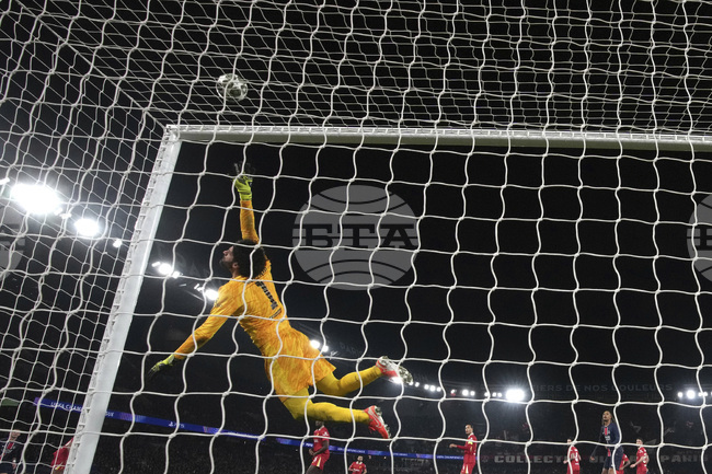 Ливърпул трябва да играе далеч по-добре в реванша с Пари Сен Жермен, категоричен е вратарят Алисон Бекер