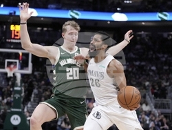 Mavericks Bucks Basketball