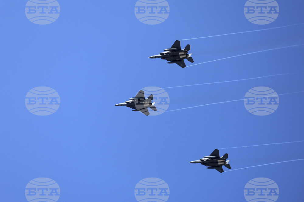 Южна Корея заяви, че е вдигнала по спешност изтребители заради руски и китайски самолети, навлезли в зоната ѝ за противовъздушна отбрана