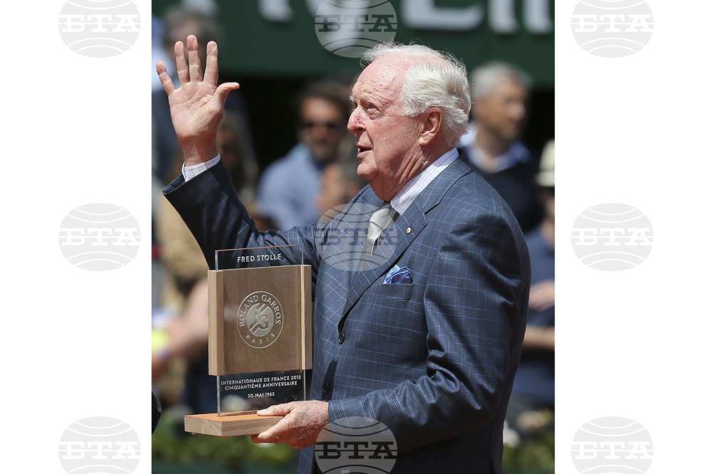Tennis Obit Stolle