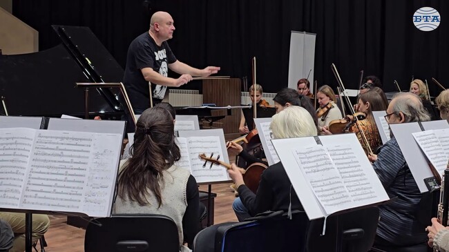 Симфониета-Враца привлича и задържа млади музиканти от няколко континента, каза диригентът Христо Павлов