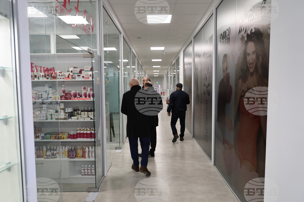 Асеновград - откриване на обновен Търговски център