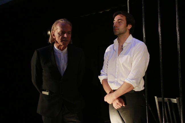 Ники Сотиров, Елена Петрова, Ивайло Захариев и Любомир Ковачев ще представят тази вечер спектакъл за Левски