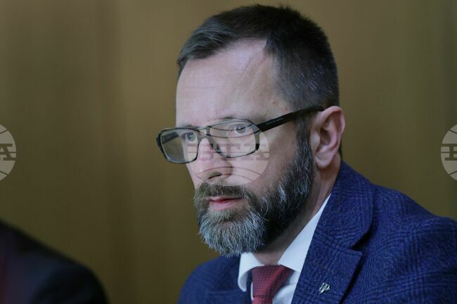 Решението за натоварения трафик в Кресна е обходен път, работата по който ще започне през есента, съобщи председателят на АПИ