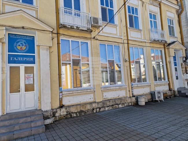 Художнички от Търговище подреждат изложба „Вдъхновения“ за Осми март