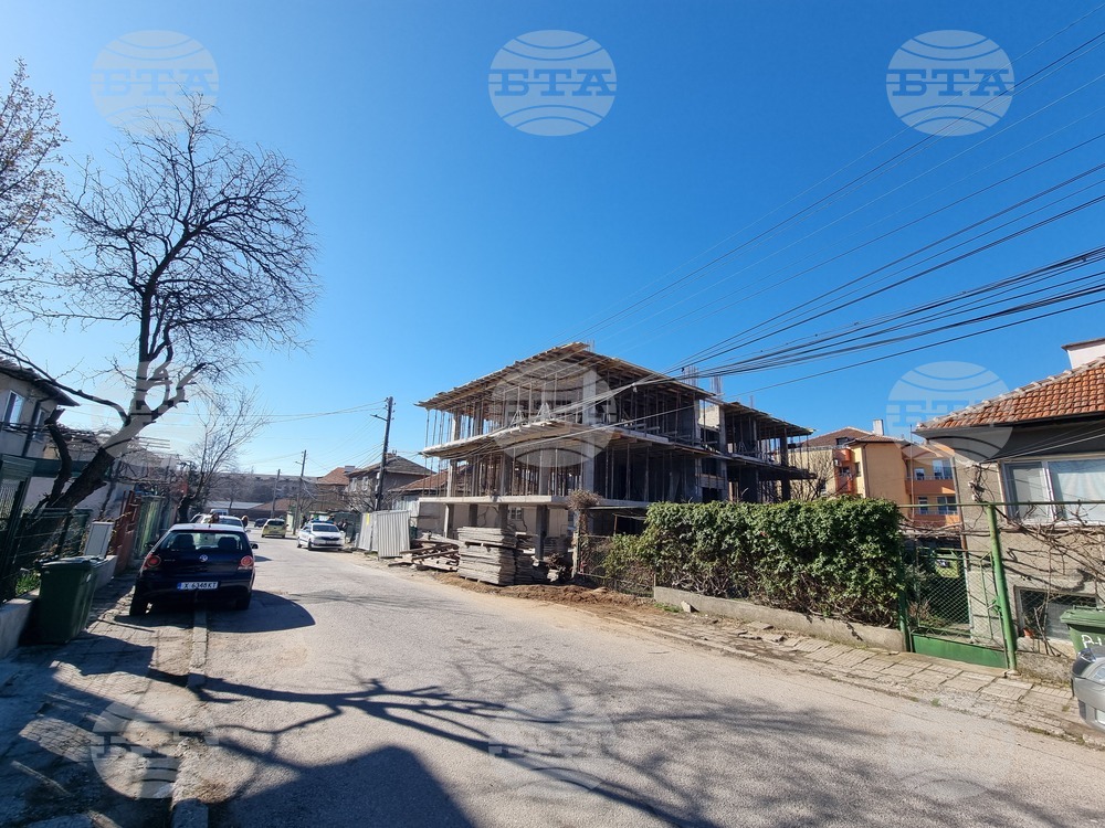 Падналият от строителен обект в Кърджали работник е в тежко общо състояние, съобщиха от МБАЛ „Д-р Ат. Дафовски“