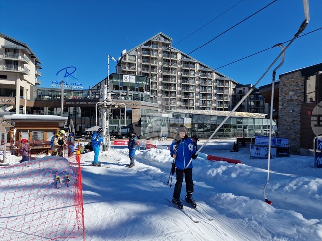 По-ниски са цените на ски услугите в Боровец и Мальовица този месец