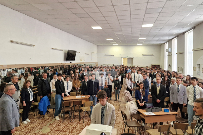 Природо-математическата гимназия „Акад. Никола Обрешков“ в Разград чества своя патронен празник 