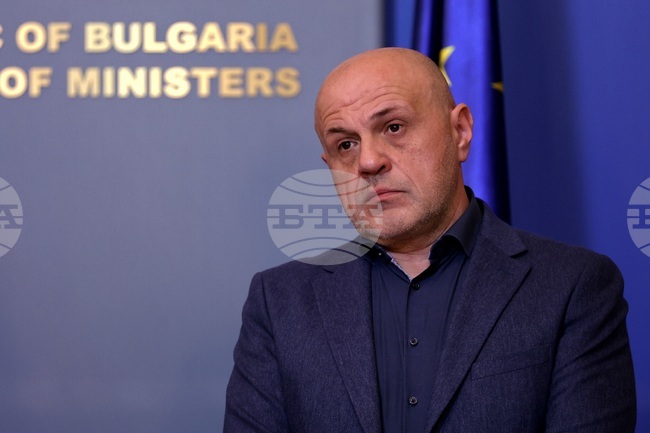 В напреднал етап сме за привличане на инвестиция "от изток" в областта на полупроводниците, заяви вицепремирът Томислав Дончев